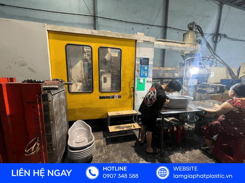 Dàn máy ép nhựa thủy lực 400T-500T gia công phụ kiện nhựa thiết bị nhà bếp số lượng lớn TPHCM