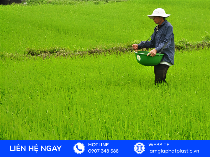 Thau nhựa rải phân bón chuyên dụng cho nông dân rải phân đồng ruộng