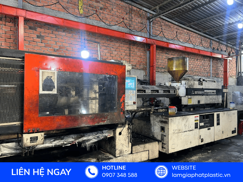 Xưởng đúc béc tưới nông nghiệp số lượng lớn trên dàn máy ép 400T-500T tại Lâm Lâm Phát